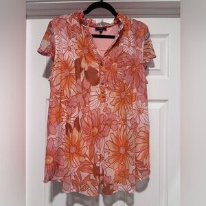 A026- Cocomo Woman Floral Blouse 2X Peach Pink Flutter Sleeve Plus Size